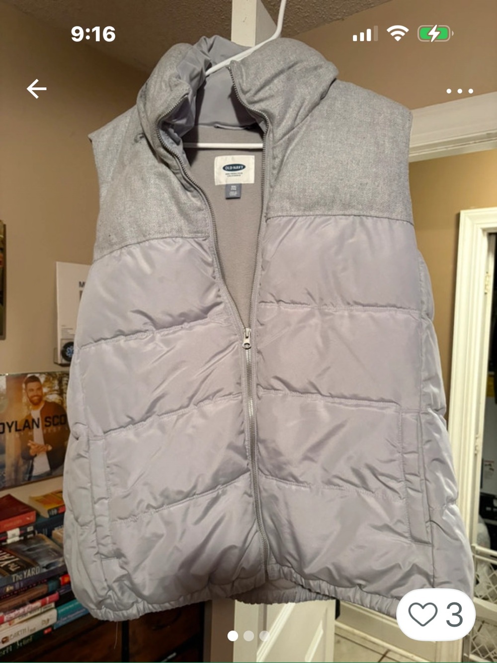 Old Navy Women's Light Gray Puffer Vest